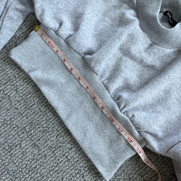 Boohoo Cropped Sweatshirt - Picture 9 of 10